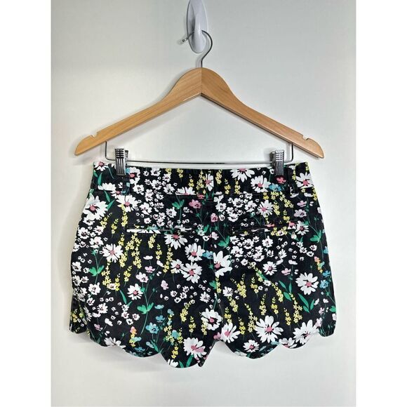 Crown & Ivy Shorts Womens Scalloped Black Floral Size 4‎ - Picture 4 of 9